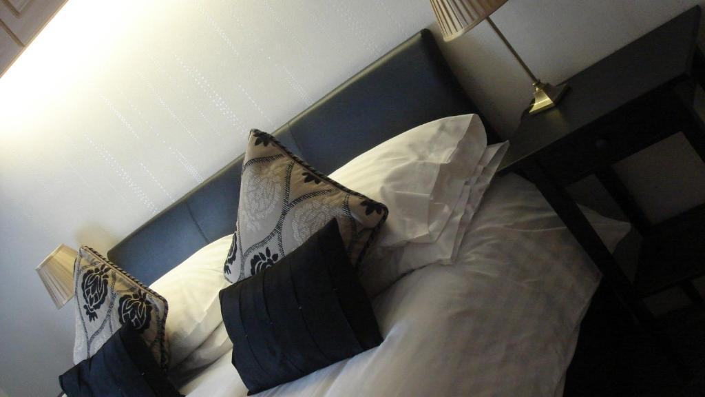 Deanwater Hotel Wilmslow Esterno foto