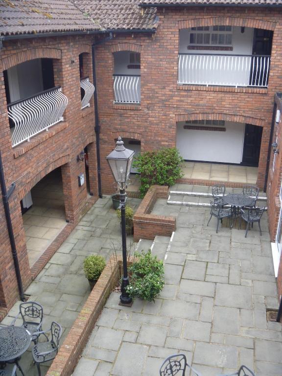 Deanwater Hotel Wilmslow Esterno foto